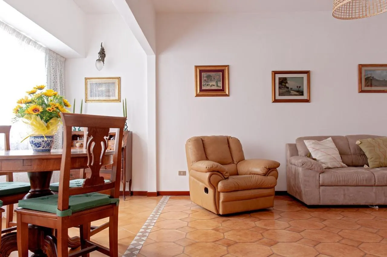 Casina Di Liliana Apartment Livorno